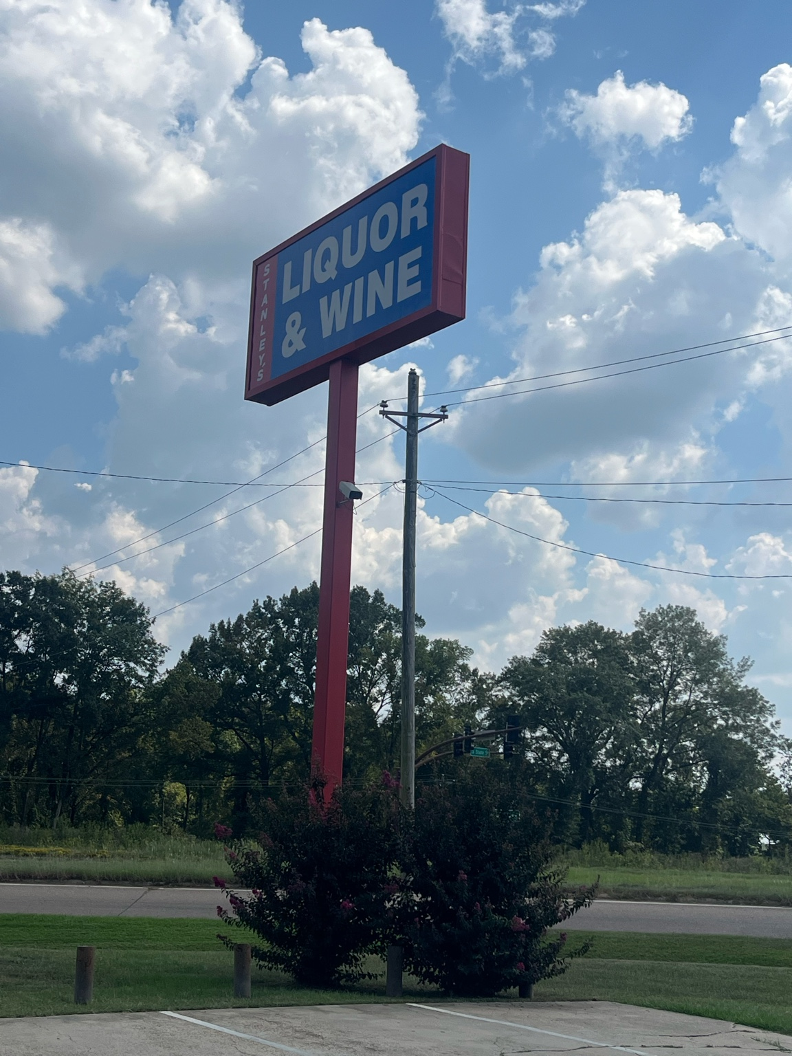 Stanley's Liquor & Wine roadside sign in Jackson